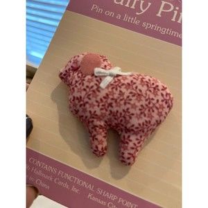 Vintage 1986 Hallmark PUFFY PINS Pink Sheep Pin Fabric Pin NOS Original Card